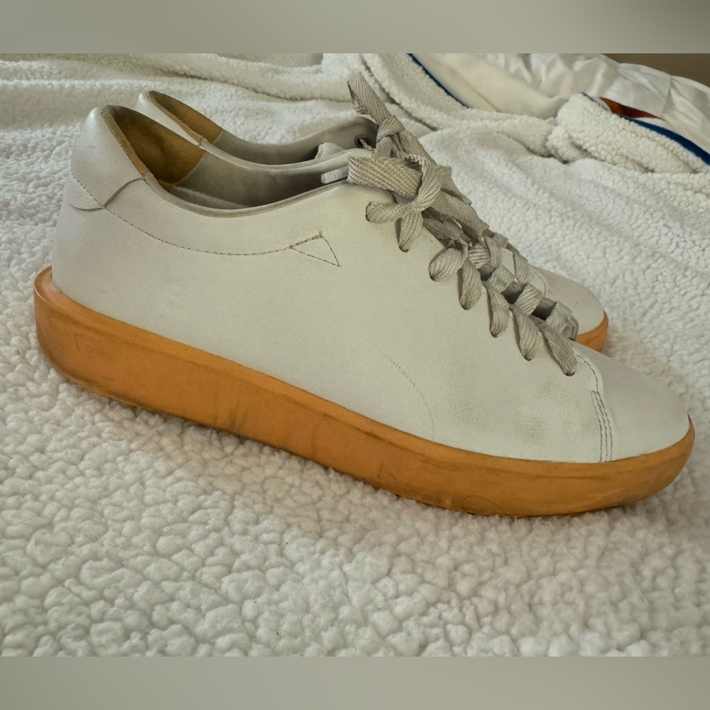 Everlane White Casual Sneakers - Picture 6 of 8